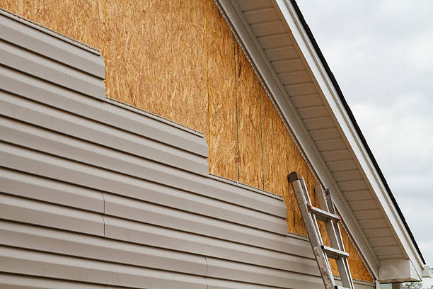 Professional Siding Inspection technician working in Greenock, PA
